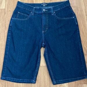 10/$10 Lee Riders Bermudan Shorts 5 Pockets Belt Loops Zipper & Button Size 10